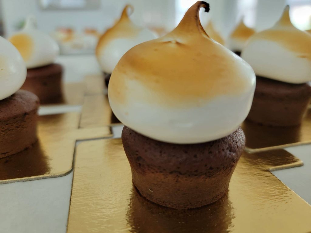 Passion Fruit Meringue Cream Puff